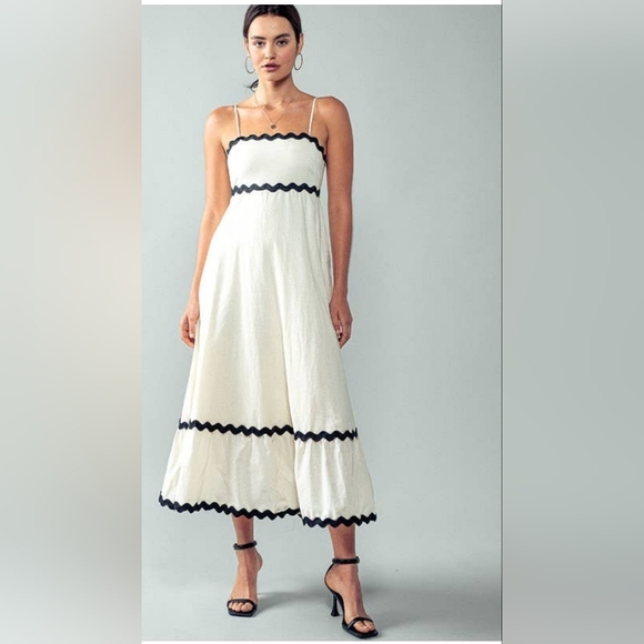 NWT Chic Black and White Maxi Dress - Picture 1 of 7